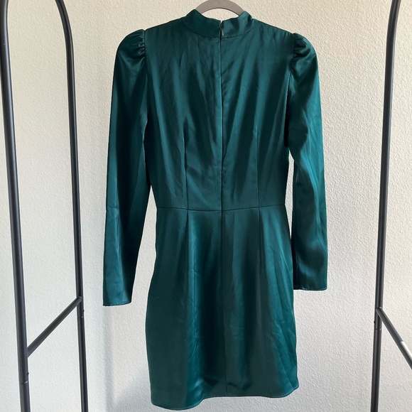 GIANNI BINI | Emerald Satin Ruched Puff Shoulder Mini Cocktail Dress | Size 2 - Picture 5 of 10